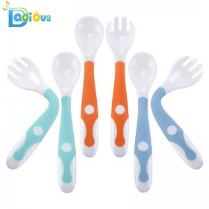 Vânzări rapide flexibile Bendable rotunjit Baby Fork Food Grade PP de formare Fork și lingura Ustensile de călătorie cu caz Kids